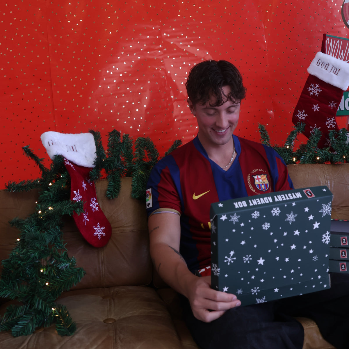 ADVENTSKALENDER - BØRNE SPILLER BOXEN