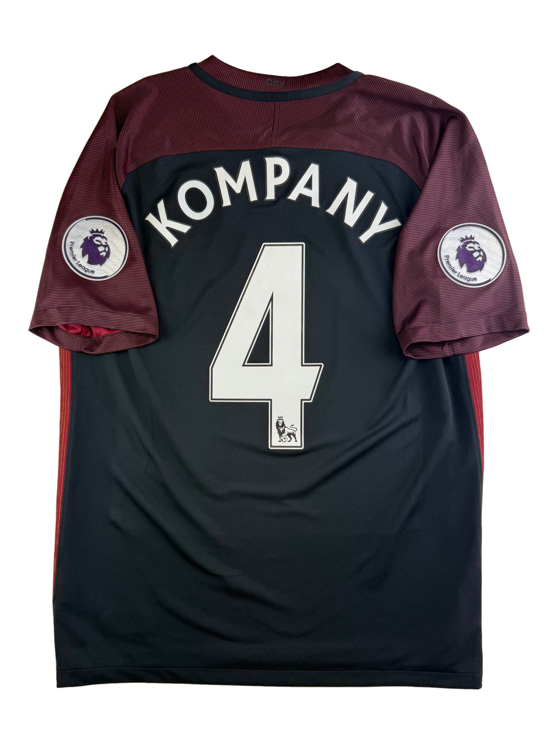 Vincent Kompany Manchester City 16/17 - L · bagside