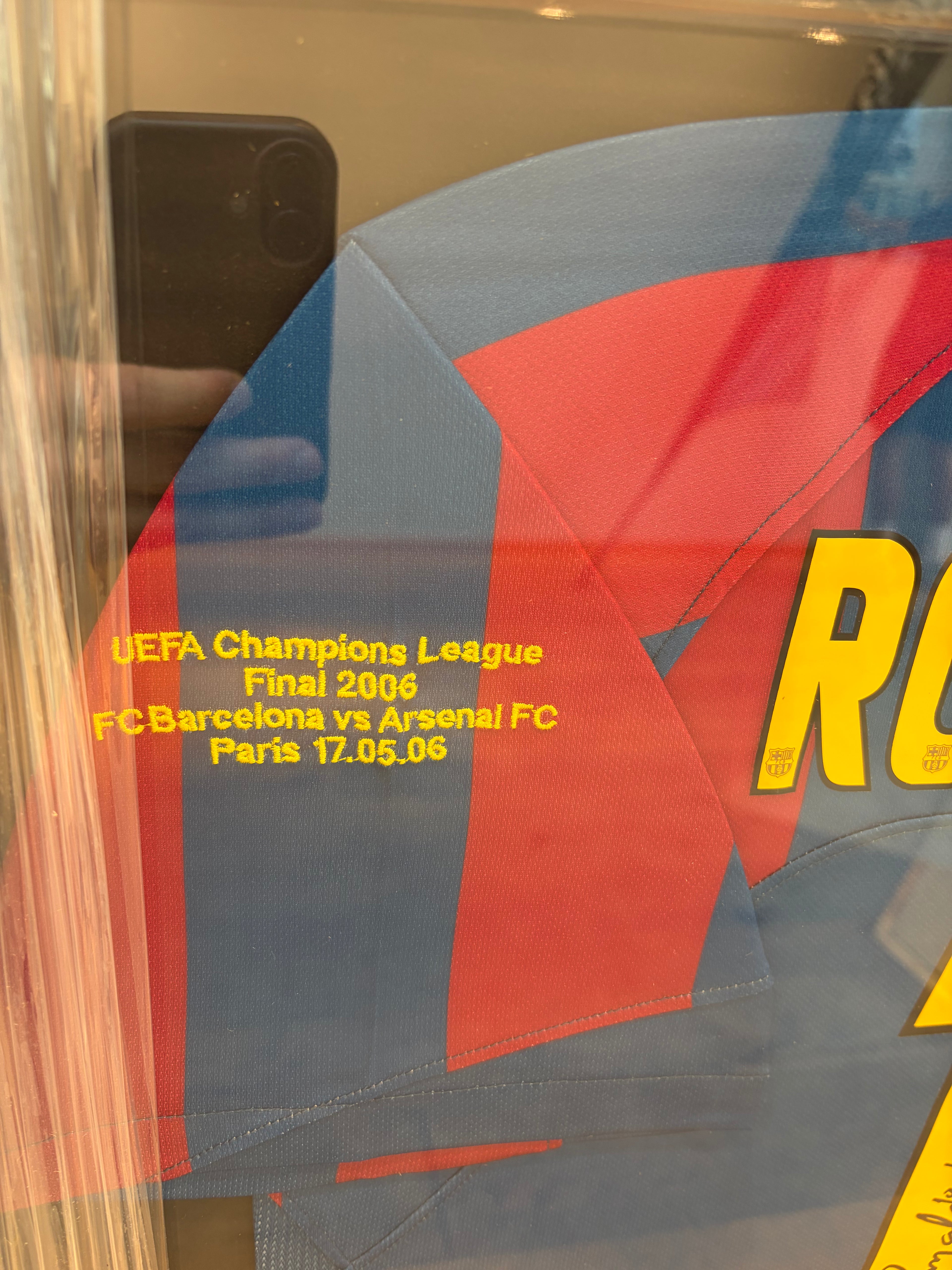 Ronaldinho Barcelona 05/06 SIGNIERT