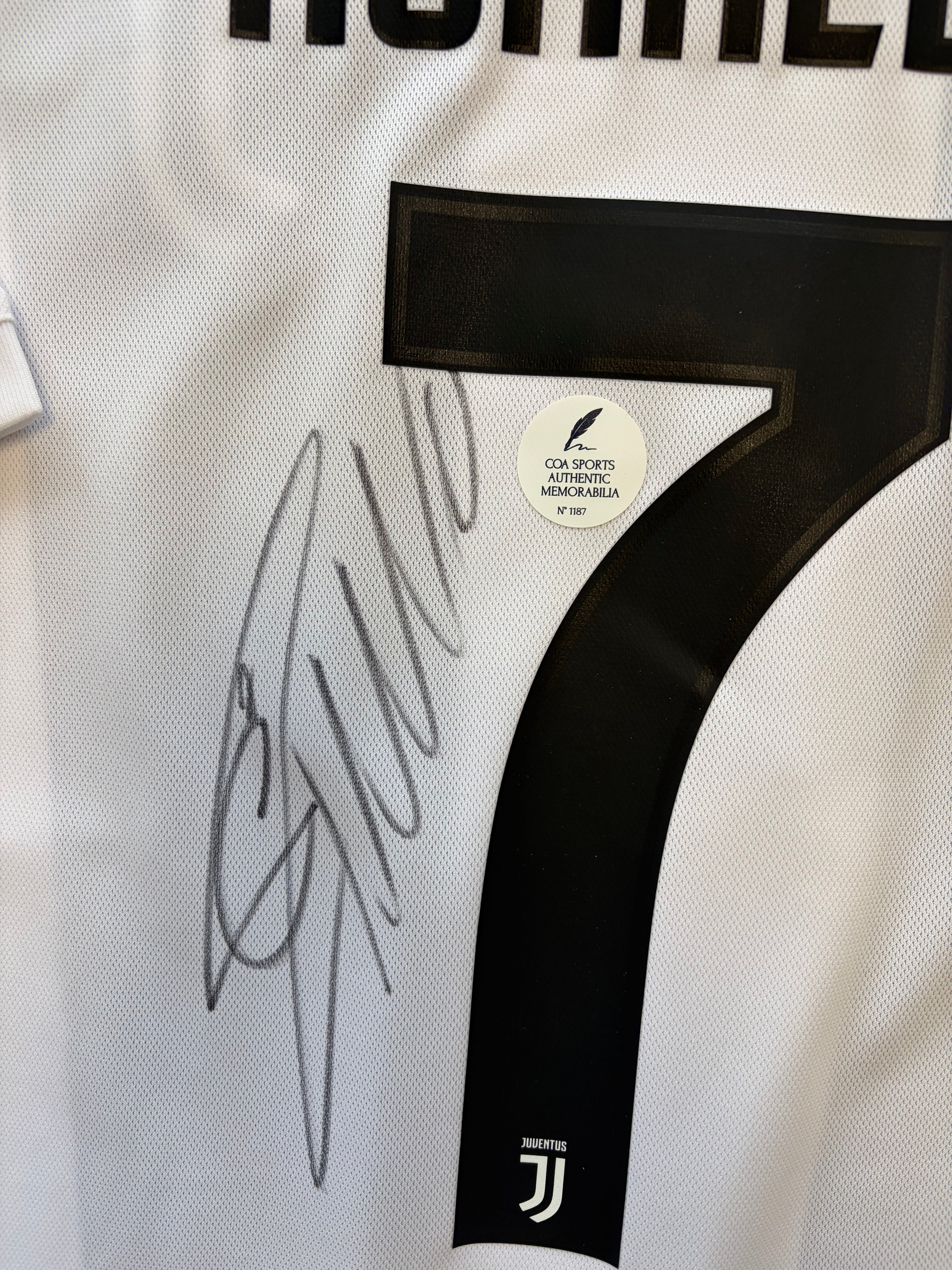 Cristiano Ronaldo Juventus 18/19 SIGNED