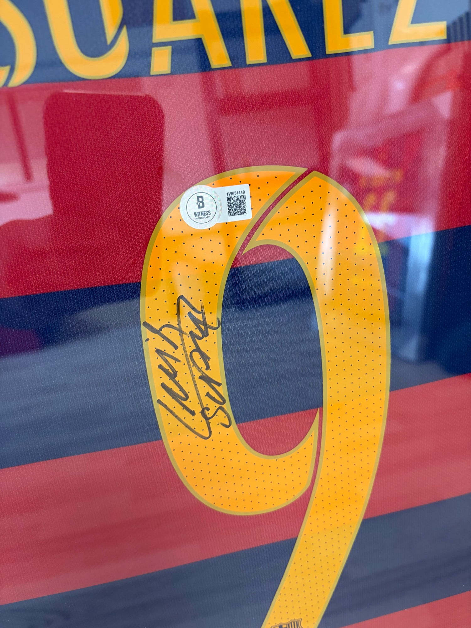 Luis Suarez Barcelona 15/16 SIGNED